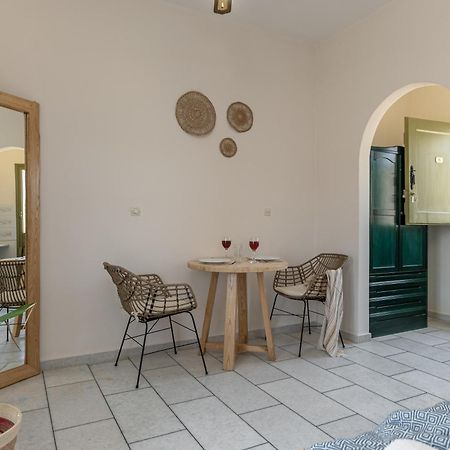 Studios Vrettos Beachfront Hotel Pláka Dış mekan fotoğraf