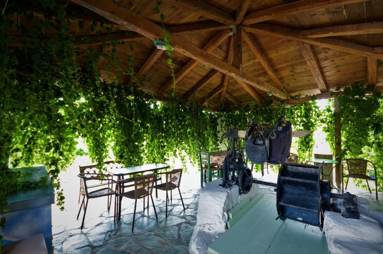 Studios Vrettos Beachfront Hotel Pláka Dış mekan fotoğraf