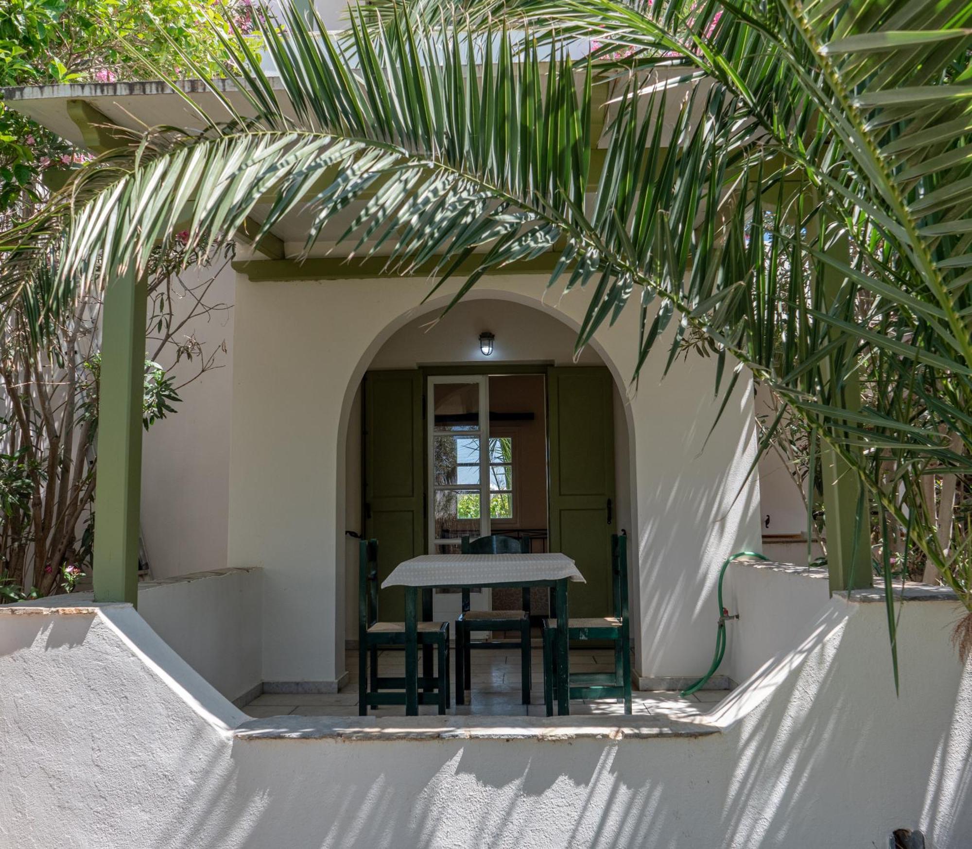Studios Vrettos Beachfront Hotel Pláka Dış mekan fotoğraf