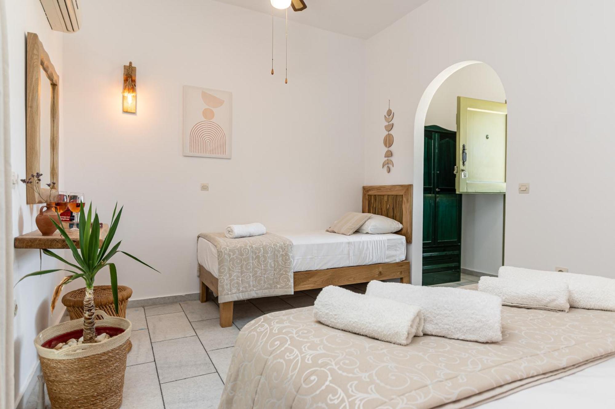 Studios Vrettos Beachfront Hotel Pláka Dış mekan fotoğraf