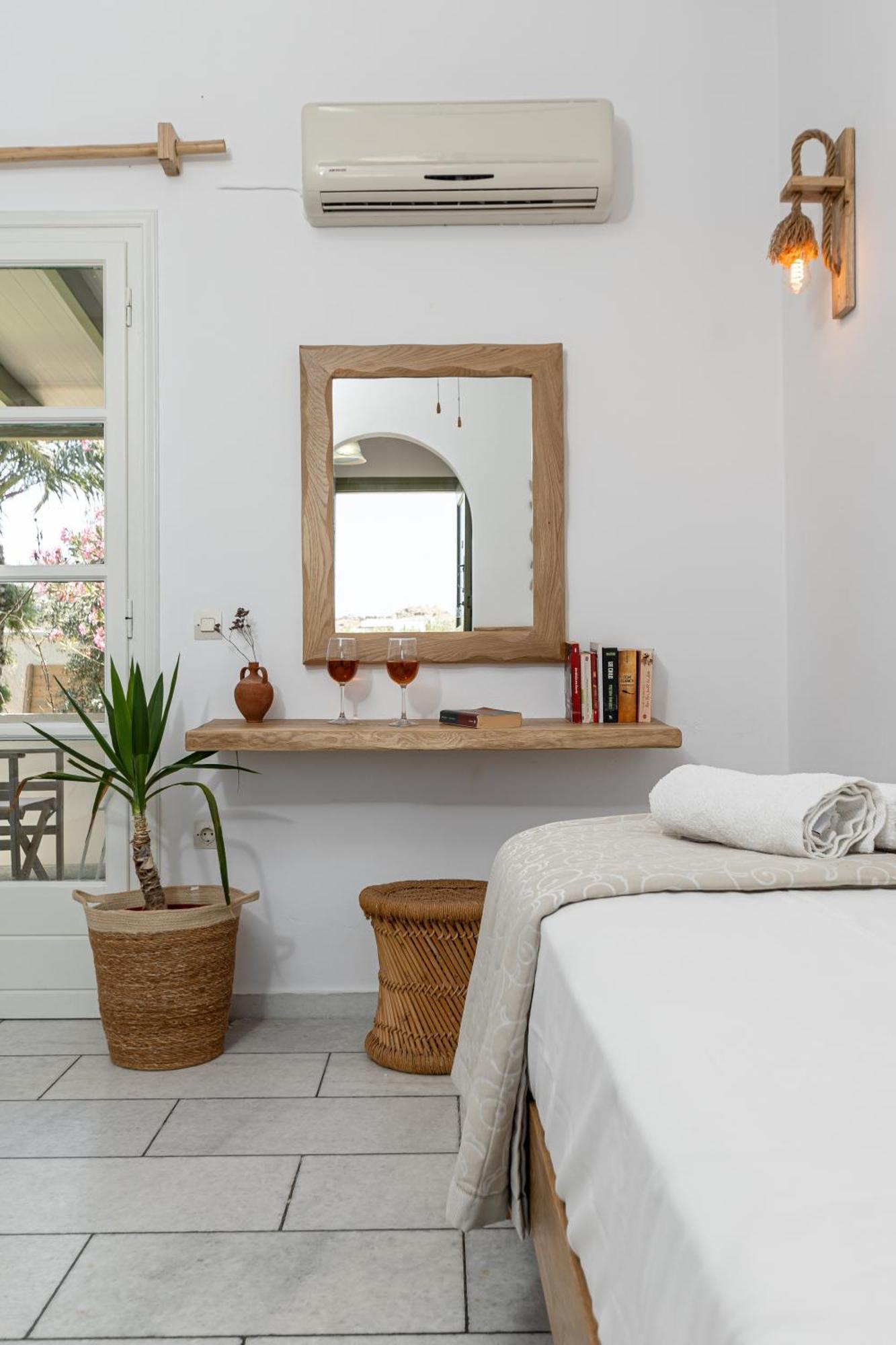 Studios Vrettos Beachfront Hotel Pláka Dış mekan fotoğraf
