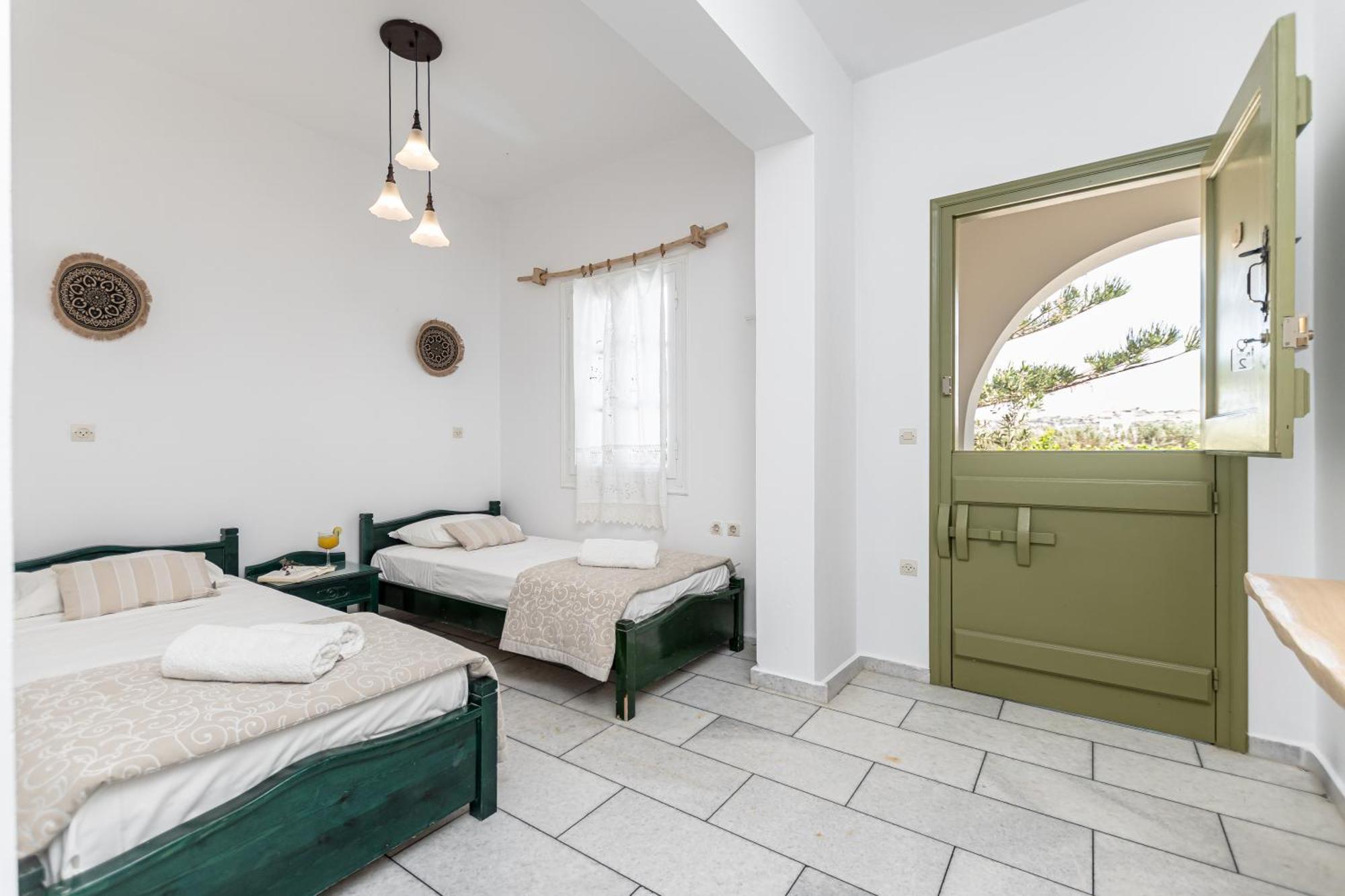 Studios Vrettos Beachfront Hotel Pláka Dış mekan fotoğraf