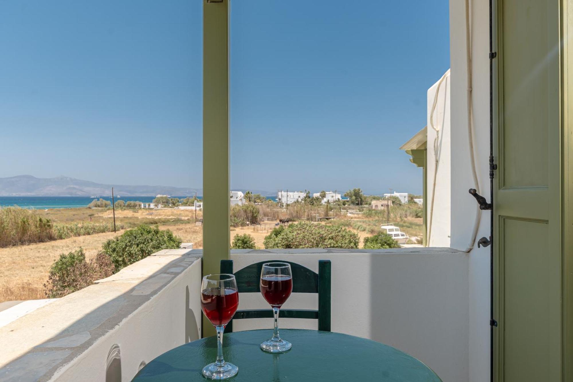 Studios Vrettos Beachfront Hotel Pláka Dış mekan fotoğraf